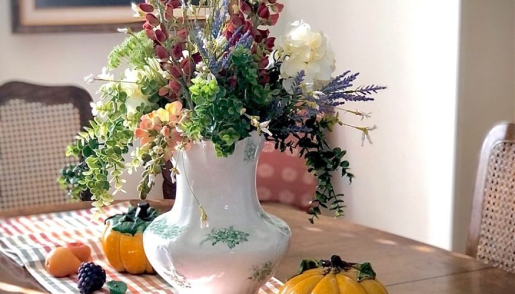 fall floral arrangement with snapdragons